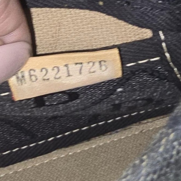 Authentic Vintage Dooney & Bourke Black Monogram Purse - Picture 7 of 16